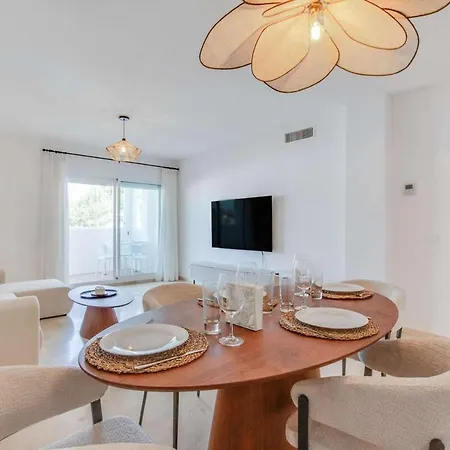 Modern Escape I Pool & Terrace *