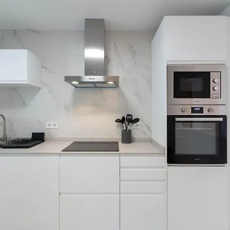 Apartamento Modern Escape I Pool & Terrace Estepona